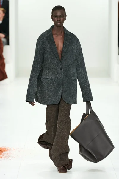 Look 28